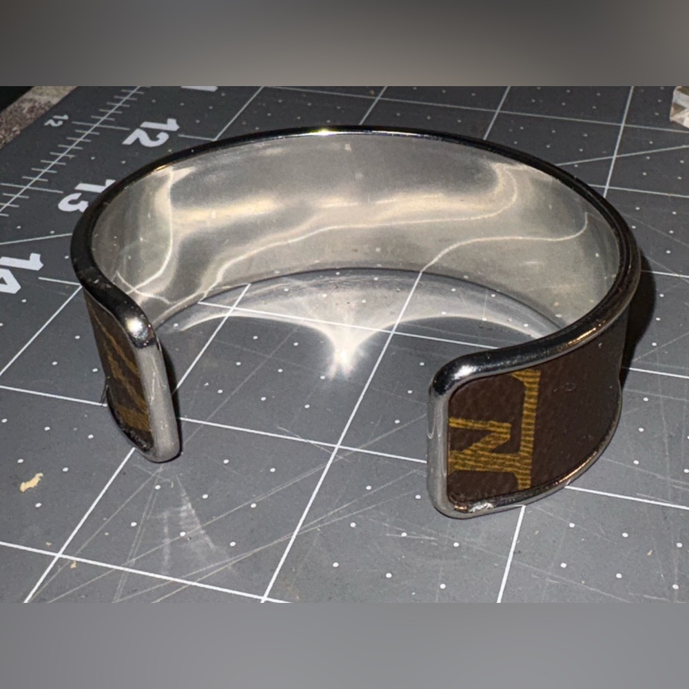 LV monogram cuff bracelet - Picture 6 of 8